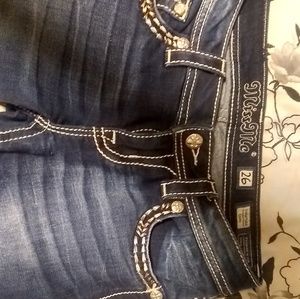 Women's/JR's Miss Me cuffed Capris